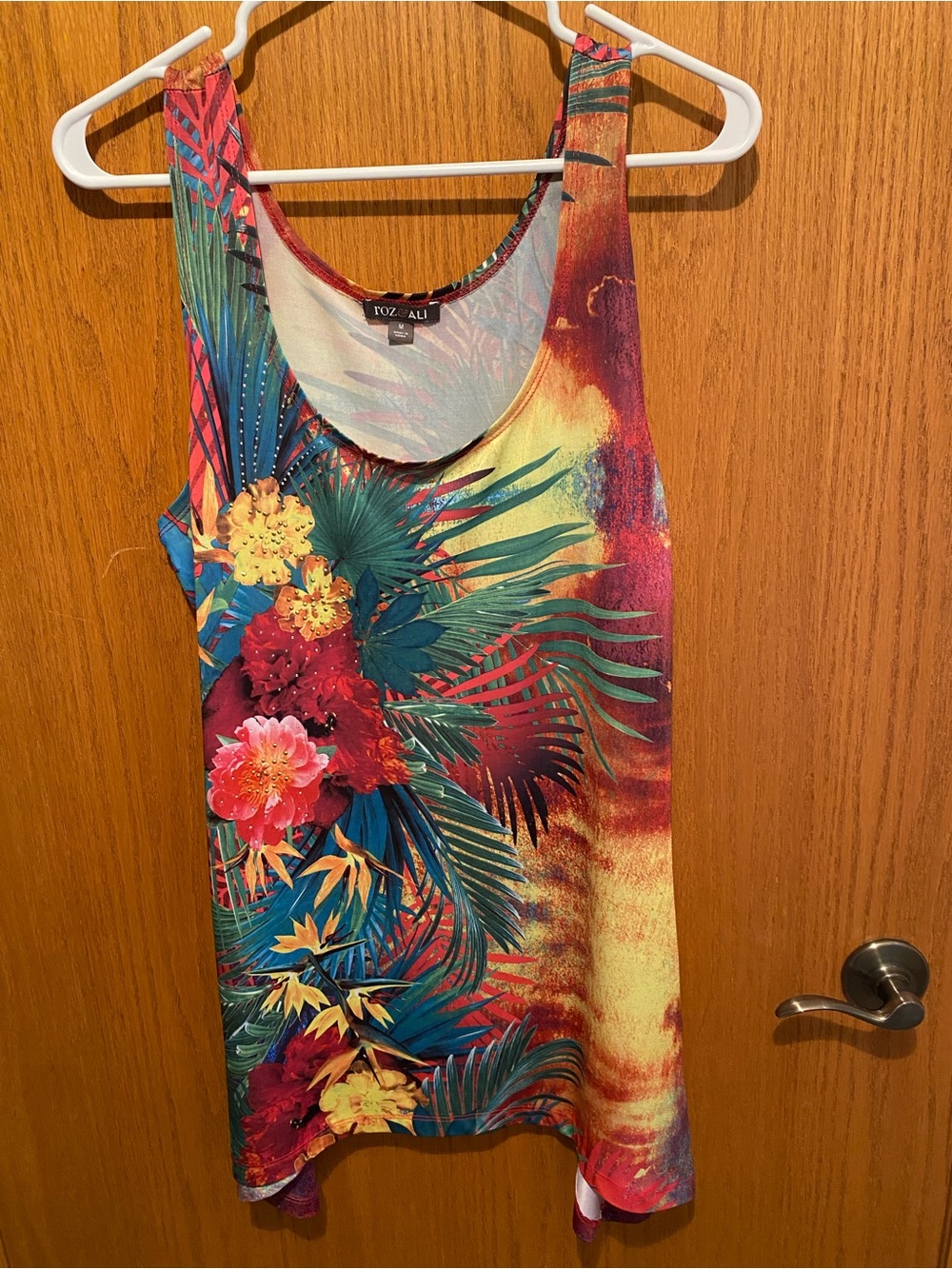 Roz & Ali Women’s Colorful Sleeveless Top